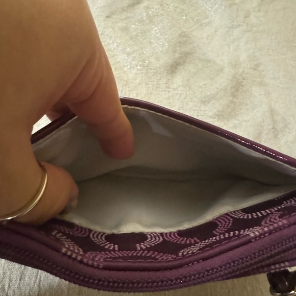 Wristlet COACH PURPLE! 💜 - Picture 6 of 9